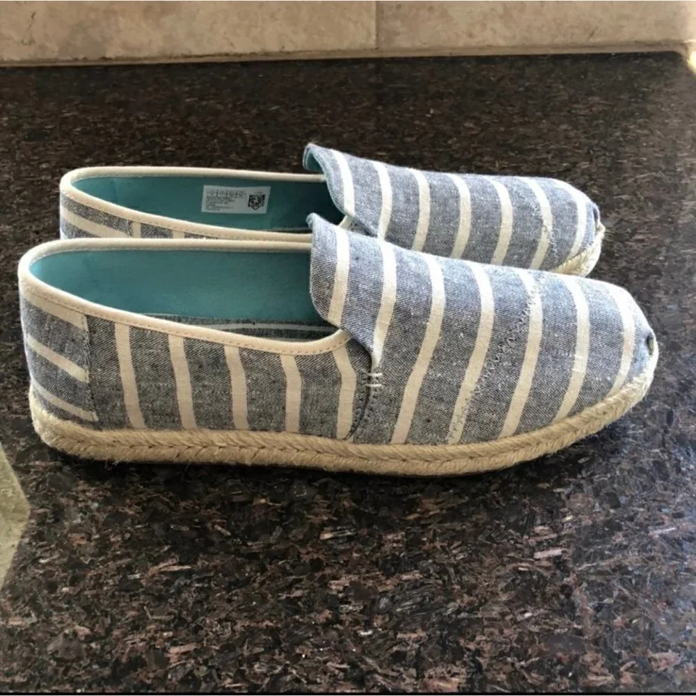 Toms new without